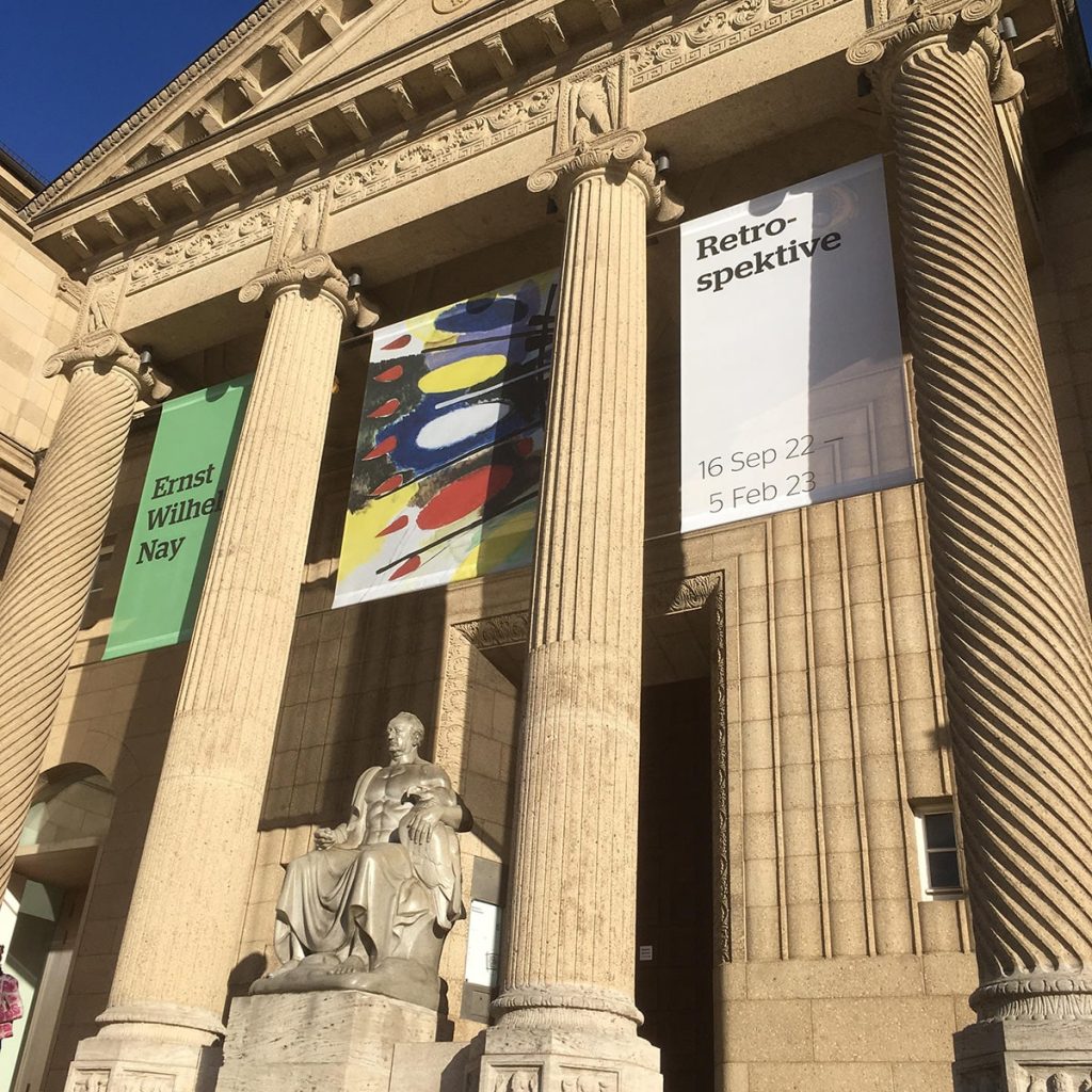 Hessisches Landesmuseum fuer Kunst und Natur in Wiesbaden von aussen